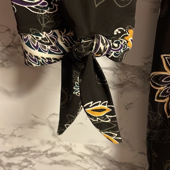 CJ Banks size 2x black print knit tunic top. - Picture 4 of 7